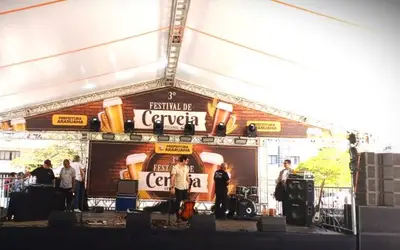 Hoje é o encerramento do 3º Festival de Cerveja Artesanal promovido pela prefeitura de Araruama